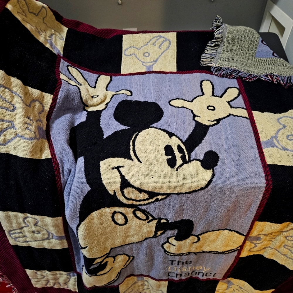 Beacon Vintage Mickey Mouse Blanket Tge Disney Channel
